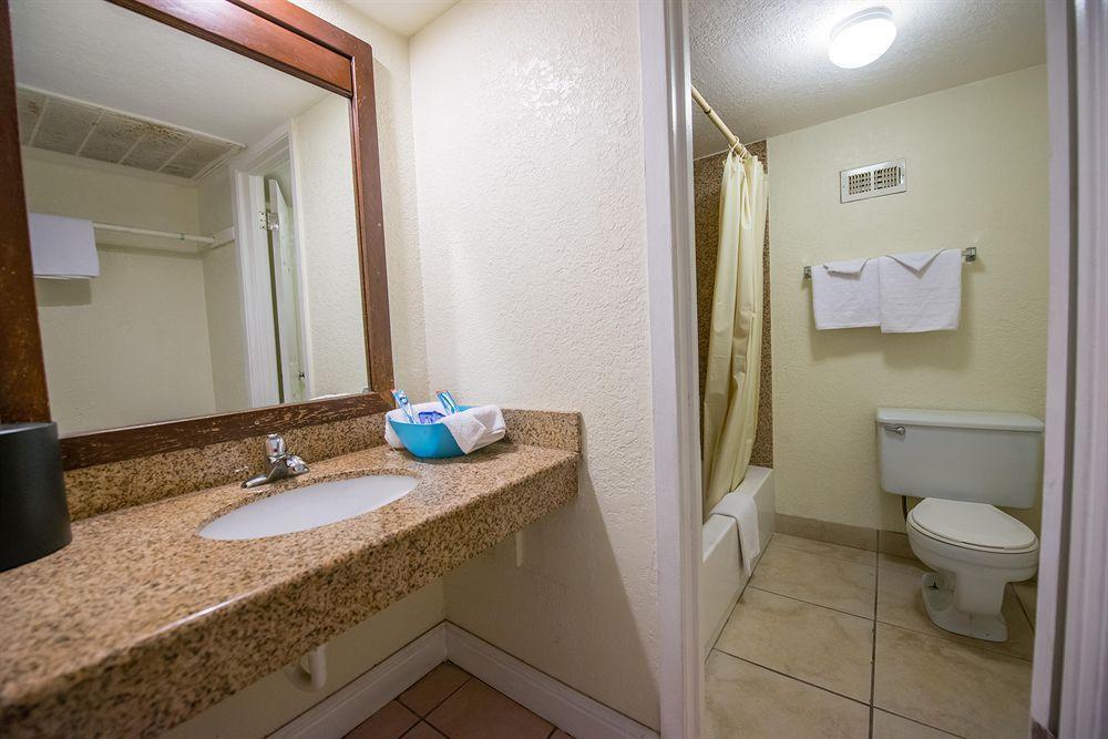 Western Inn Хьюстон Экстерьер фото