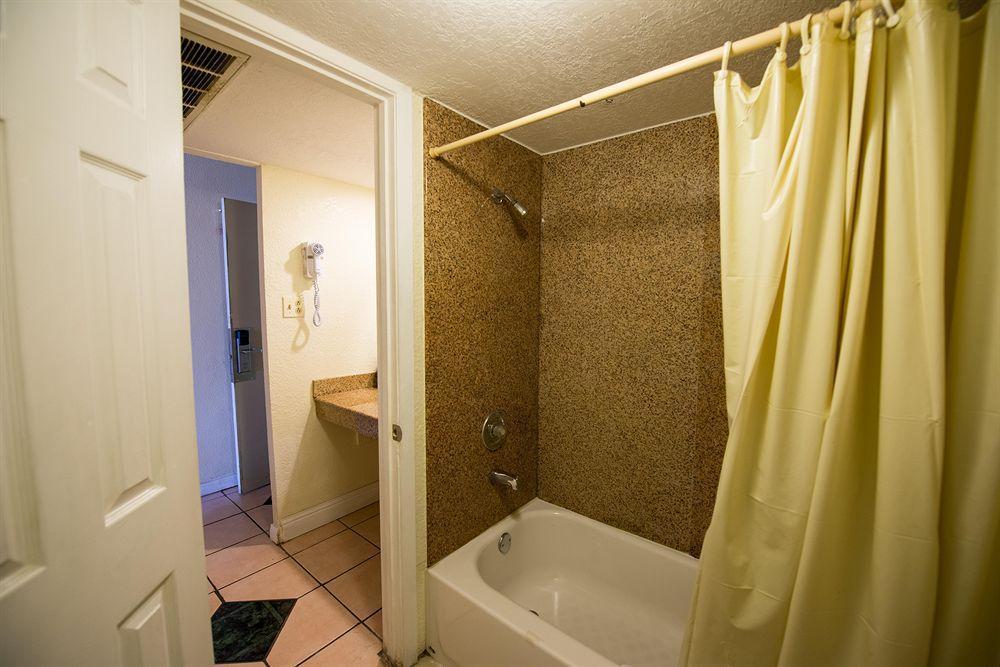 Western Inn Хьюстон Экстерьер фото
