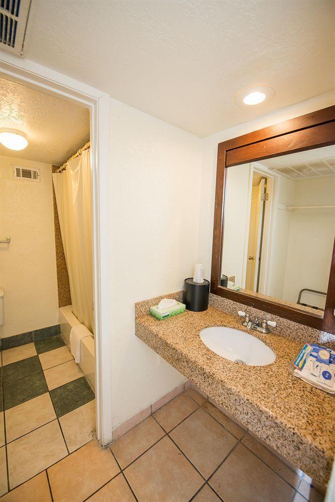 Western Inn Хьюстон Экстерьер фото