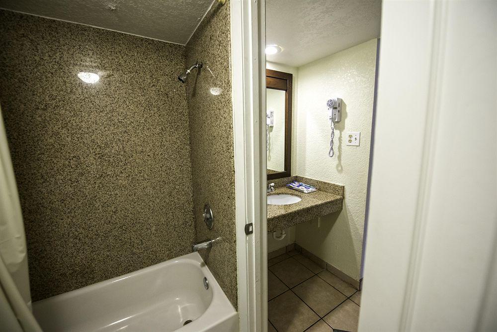 Western Inn Хьюстон Экстерьер фото